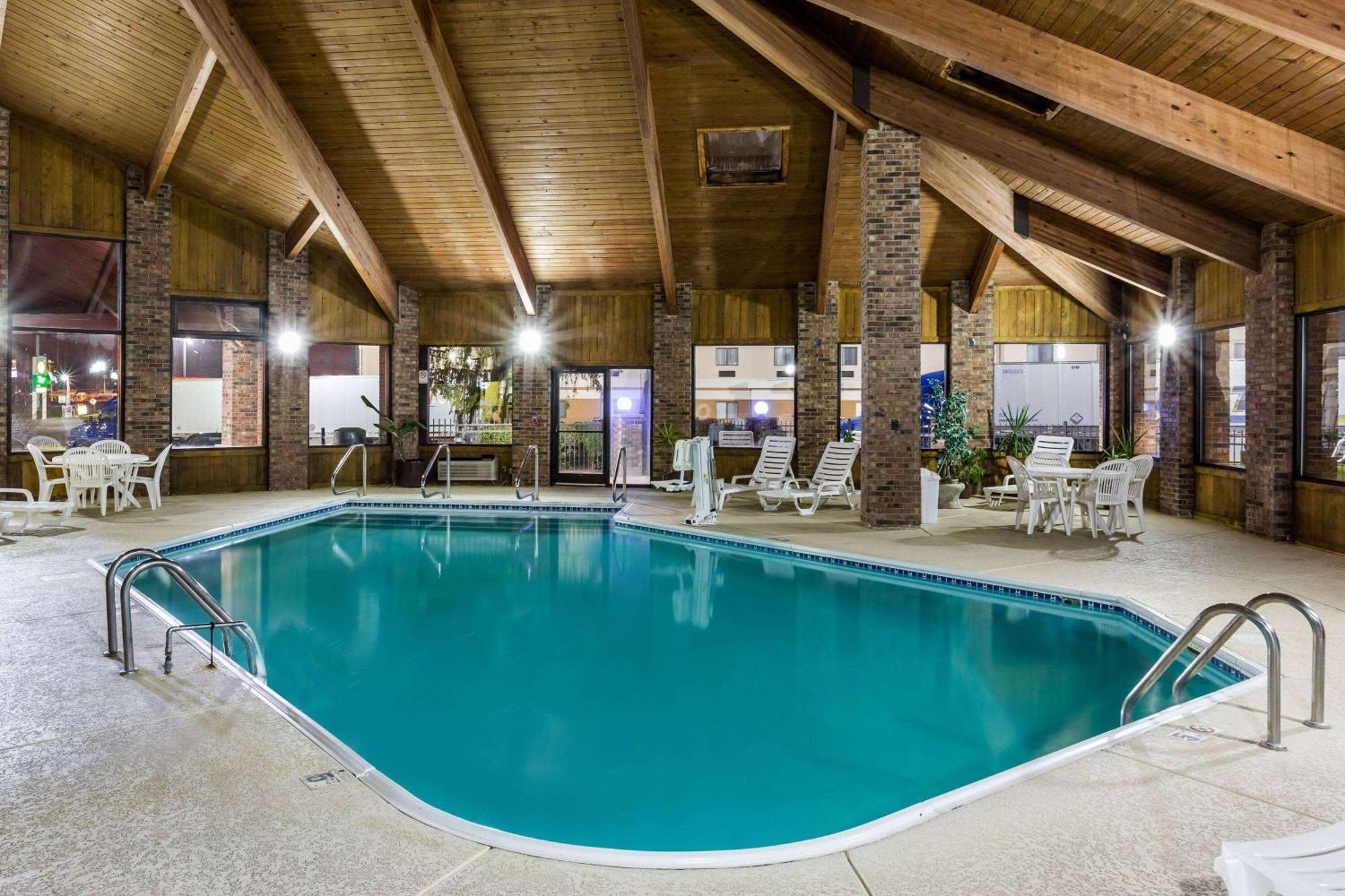 Baymont By Wyndham Louisville South I 65 Brooks Zewnętrze zdjęcie